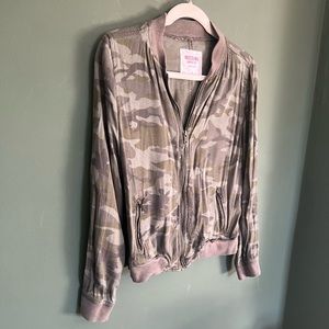 MOSSIMO - womens XS camouflage zip up jacket, in perfect condition